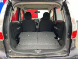 シートを倒して更にお荷物積めちゃいます。レジャーやショッピングに大活躍。