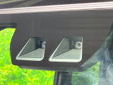 【スマートアシスト】走行中に前方の車両等を認識し、衝突しそうな時は警報とブレーキで衝突回避と被害軽減をアシスト。より安全にドライブをお楽しみいただけます。