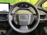 【ステアリングヒーター】冬場に冷たくなりやすい革巻きステアリングを、スイッチ一つで素早く適温に!エアコンよりも早く温まってくれるので、寒い日の運転も快適になりますね♪