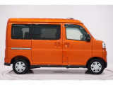 県内13店舗にて常時500台以上ダイハツ車を展示中です。見て、触って、納得のいく一台をぜひ見つけてください。
