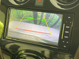 【バックカメラ】駐車時に後方がリアルタイム映像で確認できます。大型商業施設や立体駐車場での駐車時や、夜間のバック時に大活躍!運転スキルに関わらず、今や必須となった装備のひとつです!