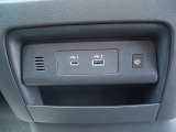 USB電源ソケットが装備されています。