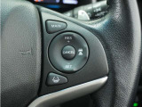◆アダプティブクルーズコントロール◆予め設定した車速内でクルマが自動的に加減速。前走車との適切な車間距離を維持しながら追従走行します。【LKAS】車線維持支援システムでステアリング操作を支援。