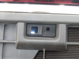 安全装備スマートアシストI付きです。運転中の「ヒヤッ」とするシーンで事故の回避の支援や被害の軽減を図り、ドライバーの安全運転をサポートします。みんなに安全・安心を。