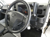 【運転席】運転席周りの画像です。プロの手で隅々までクリーニングしています。ご来店いただき実際に見てみてくださいね☆