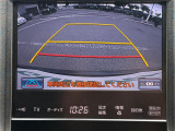 【バックモニター】後ろのカメラの映像がモニターに映し出されるので、後方の見えない死角や、障害物との距離感などもしっかり安全確認することができます。