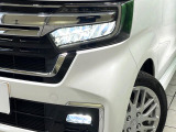 【シーケンシャルターンランプ付きLEDヘッドライト】人気の『流れるウィンカー』付きのLEDヘッドライトを装備♪高級感はもちろん、点灯時は存在感たっぷりで他車からも認識されやすく安心です。