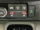運転席/助手席シートヒーターで寒い日もすぐに温かくなり快適に過ごせます。2段階の温度調整が可能です