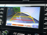 【バックカメラ】駐車時に後方がリアルタイム映像で確認できます。大型商業施設や立体駐車場での駐車時や、夜間のバック時に大活躍!運転スキルに関わらず、今や必須となった装備のひとつです!