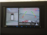 バックカメラ搭載です!車庫入れが苦手な人はもちろん、車両感覚に自信がある人にもお勧めです!見えない箇所が見えるようになるので、低い障害物や隠れてしまっている子供の存在等にも気付く事が出来ます。