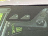 【スマートアシスト】走行中に前方の車両等を認識し、衝突しそうな時は警報とブレーキで衝突回避と被害軽減をアシスト。より安全にドライブをお楽しみいただけます。