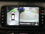 クルマを空から見たような映像が映る、アラウンドビューモニターで、車両周辺の安全確認も一目できます!小さなお子様や障害物も確認できるので、運転のしやすさだけでなく事故防止にも役立ち安心して駐車できます♪