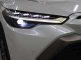 LEDヘッドランプには「オートマチックハイビームシステム」を搭載。夜間走行時にハイビームで走行可能と判断した場合、ロービームとハイビームを自動的に切り替え、前方視界確保をアシストします。