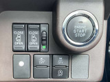 両側オートスライドドアです。キーや運転席のスイッチで簡単にドアの開閉ができるので、とても便利な装備です♪