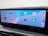 【アップルカープレイ】iPhoneがBMW車両とワイヤレスで接続されます。Apple CarPlayでは、オーディオストリーミングやメッセージングアプリがディスプレイに表示されます。