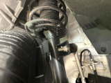 お車を安心してお乗りいただく為には、足回りの定期点検が欠かせません。サービスサポート(有償保証)では無料点検もご提供しており、安心のカーライフをお過ごしいただけるサポート体制が整っています。