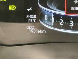視認性の良いメ-タ-を採用しており、快適なドライブをサポ-トします♪