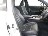 アイポイントも高く、女性の方も運転しやすいですよ!ホールド感もあり疲労を軽減させ、もちろんシートも座り心地も◎!
