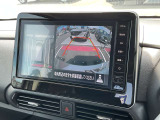 [アラウンドビューモニター]車両を上から見たようなカメラで周りの障害物などが一目瞭然!駐車が苦手な方でも、らくらく駐車♪