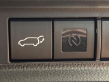 【パワーバックドア】スマートキーや運転席のボタンを押すだけでリアゲートが自動で開閉します!荷物を持っている時や、高い位置にあるバックドアを閉める際に便利な機能です♪