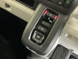 ATセレクトレバーの代わりに指先で操作するエレクトリックギアセレクターを採用。スマートな操作が楽しめます
