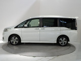 取り回しの良さをはじめ、縦列駐車やUターンなど、日常のシーンで使いやすさも追求。街中や狭い道でも、ボディの大きさを感じさせない扱いやすさです。