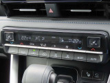 デュアルオートエアコン搭載☆運転席と助手席でエアコンが独立しているのでドライバーも同乗者もより快適にドライブができます♪