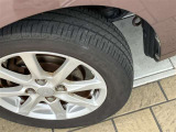 ※夏タイヤ新品納車※新品タイヤで納車いたします♪溝が少ないままだとスリップしたりブレーキ時の制動距離が長くなってしまいます。交換までまだまだ余裕があるのは経済的にも助かります