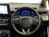 3本スポークステアリング!ステアリングスイッチ付!全車速追従機能レーダークルーズコントロールの操作などが可能!
