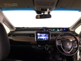 【前方視界】開放的な前方視界!運転がしやすく疲れにくいです♪窓が大きく、見通しがとっても良いおクルマですよ♪