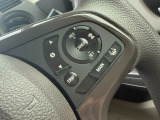 【クルーズコントロール】搭載車です。アクセルペダルを踏み続けることなく一定速度で走り続けられるので高速道路での運転による疲労軽減やアクセル操作を減らして燃費向上にも繋がります。
