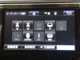 ラジオ、フルセグテレビ、CD再生、DVD再生、SD再生(音楽/動画)、SD録音(別途SDカードが必要です)、Bluetoothオーディオが使用可能です。詳しい仕様については展示店舗までお尋ねください。