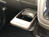 【ドリンクホルダー】こちらにドリンクホルダーがついています!
