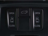 両側パワースライドドア付きだから、狭い駐車スペース等での乗り降り楽々!小さなお子様のいるご家庭には嬉しい装備。