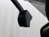交通事故処理の迅速化等、運転中の「万が一」を記録してくれ、もしもの時も心強いドライブレコーダーを装備しています。