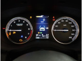 視認性に優れたメーターで、夜間走行も安心して運転できます!マルチインフォメ―ションディスプレイには車両情報を表示!メーター内の光度調整機能も付いております!