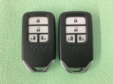 スマートキー付きですからドアロックの開閉およびエンジンスタートが楽々です。電動スライドドアの開け閉めもボタンで操作できます。スペアキーも同じものを用意しております。