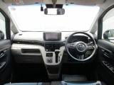インパネ周りのお写真です。 視界が広く運転がしやすくなっております。