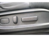 高級車の代名詞!電動シートが装備されています!
