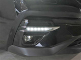 オプションのLEDアクセサリーライナー装備!LEDを使用した昼間点灯用ライトで、日中も点灯し、対向車や歩行者に自車の接近や存在を知らせる役目のデイライトです。