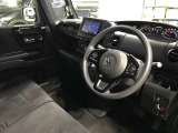 運転席に座ると、前方が見やすくて運転し易そうな印象です♪