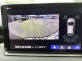 バックモニター付きで、車庫入れやバック時の後方確認をサポート。