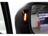 車体後部のセンサーにより、後側方から接近する車を検知する「スバルリヤビークルディテクション」を搭載。