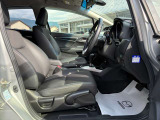 しっかりフィットし、骨盤が立つような姿勢で運転することで、運転中の疲労軽減に効くシートです