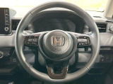 【純正革巻きステアリング】上質な革を使用することで、手にしっかり馴染みとても運転しやすいハンドルです♪