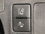 車線逸脱防止装置の「レーンキープアシスト」もついています。万が一のよそ見運転で車線をはみ出しても知らせてくれます♪あると便利な機能ですね!