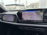 【MMIパッセンジャーディスプレイモニター】Audiの車両に搭載されている最新のインフォテインメントシステムMMIの一部で、助手席側にディスプレイを設置しております。