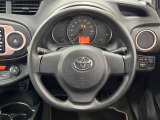 インテリアに合わせたデザインのステアリングは、運転される方のことも考え、運転しやすい形状、大きさです。是非一度、実際に触ってお確かめください。