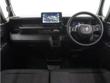 ◆視界広々で非常に運転しやすくロングドライブでも疲れを感じさせないすっきりとまとまったインパネ周りです。