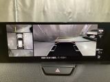 狭い場所での駐車やすれ違いなどでより的確な運転操作に役立つ360&deg;ビューモニターが装備されています。